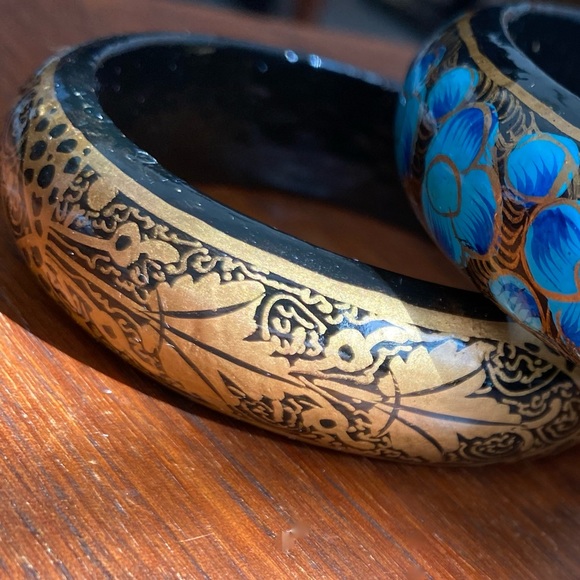 NWT Beautifully Hand Painted Gold & Black Boho Wood Bracelet Bangle - Picture 3 of 8